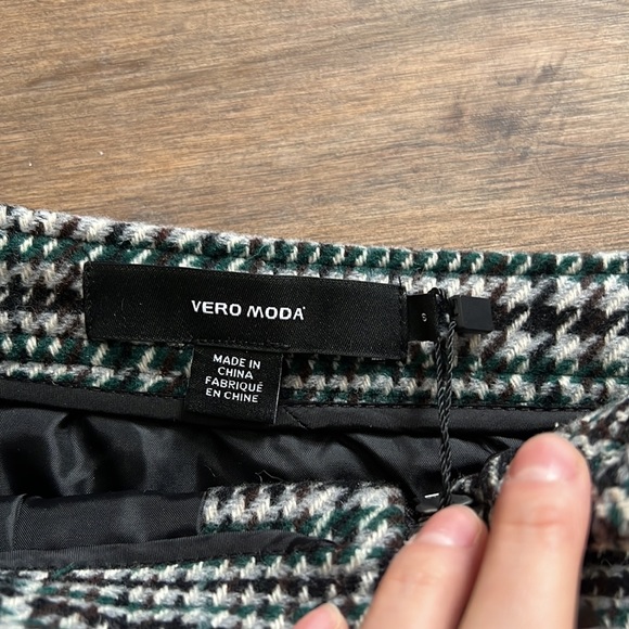 NWT houndstooth skirt - Picture 3 of 5